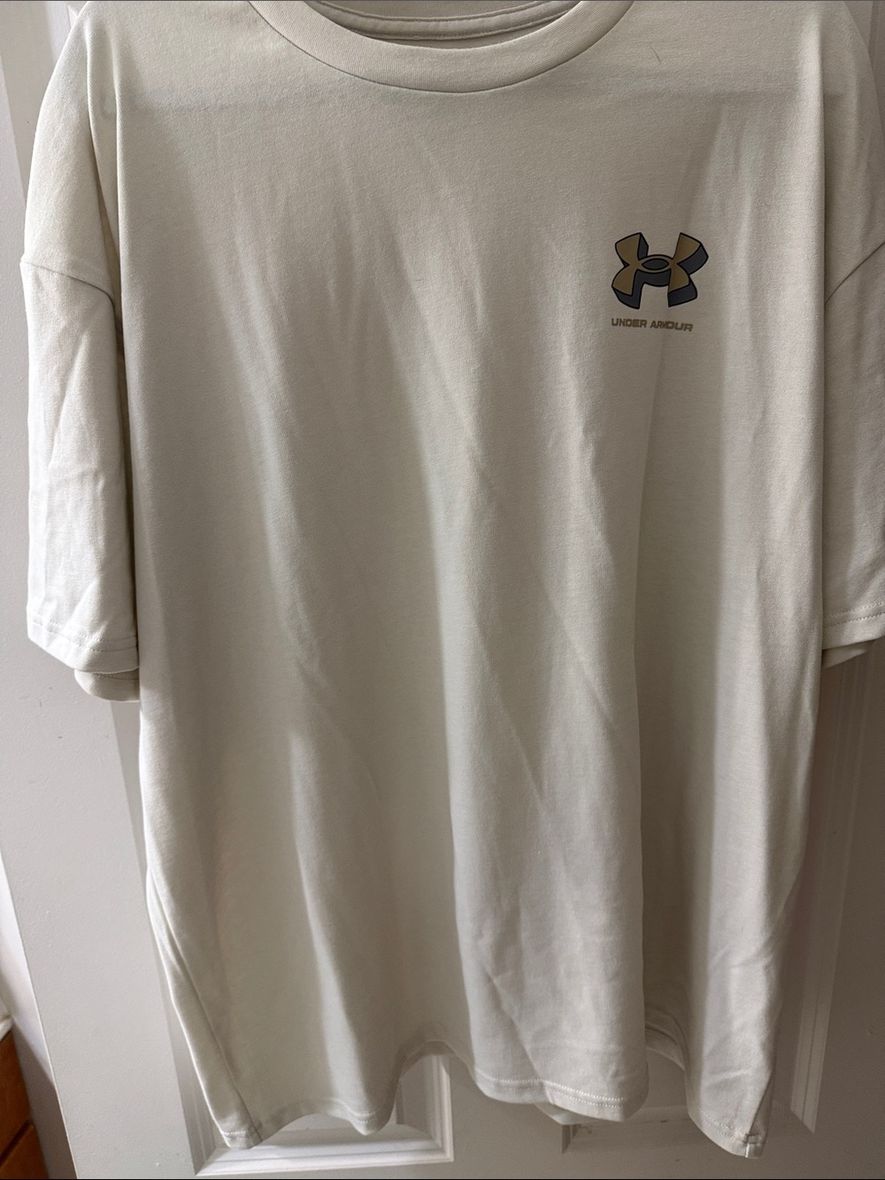 Under Armour Men's Cream Short Sleeve Tee with Small Chest Logo
